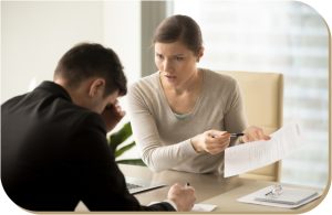 Blog de Derecho Laboral 12 jefe amonestando a trabajador