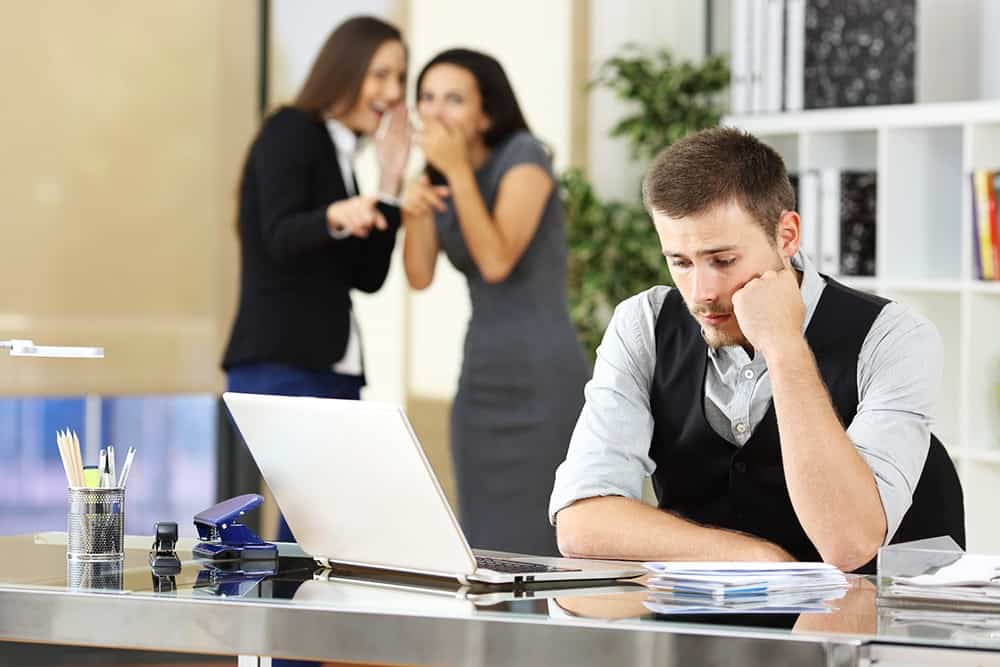 Acoso laboral entre compañeros: Qué es y cómo denunciarlo 16 acoso laboral entre companeros que es y como denunciar
